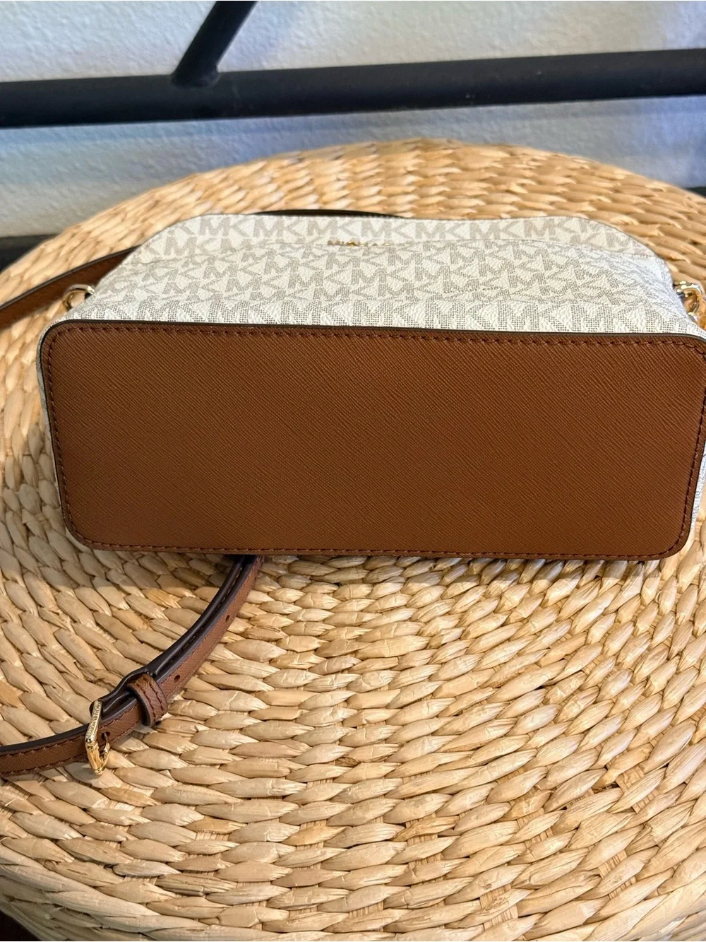 Michael Kors Cindy Dome Crossbody Vanilla Signature Logo Bag